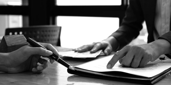 Derecho Inmobiliario / Abogados Inmobiliarios en Móstoles · Resolución de Disputas / Conflictos entre Arrendadores e Inquilinos